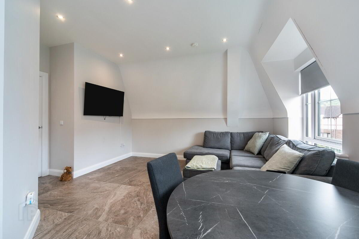 Apartment 11 8 Castlehill Wood 5 of 21