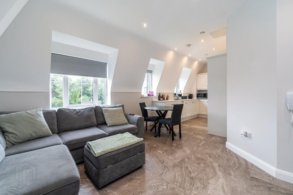 Apartment 11 8 Castlehill Wood 7 of 21