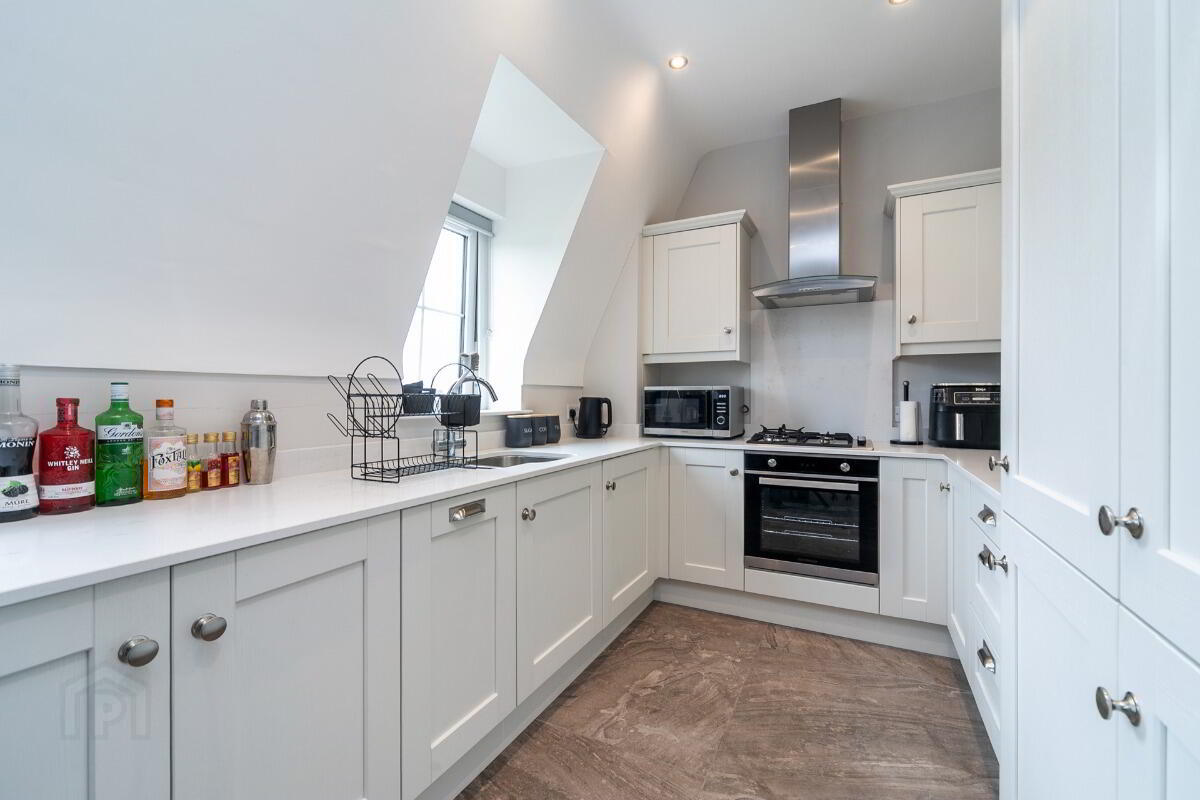 Apartment 11 8 Castlehill Wood 8 of 21