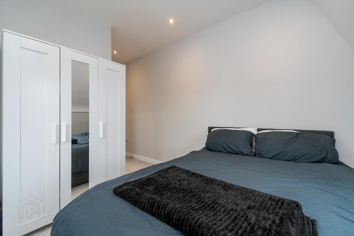 Apartment 11 8 Castlehill Wood 17 of 21