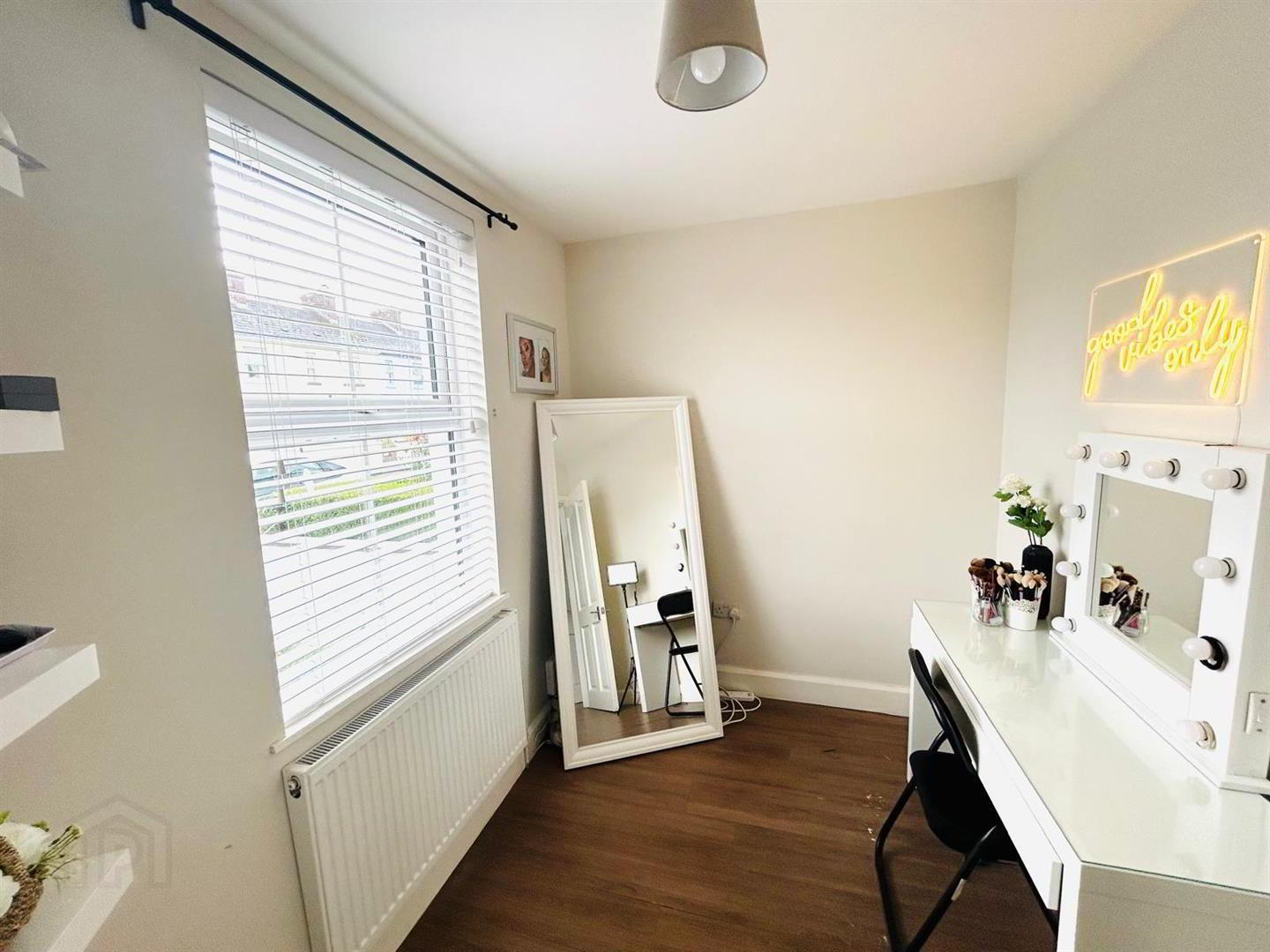 17 Cliftonville Avenue 6 of 19