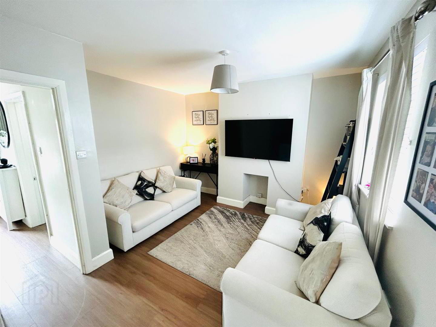 17 Cliftonville Avenue 9 of 19