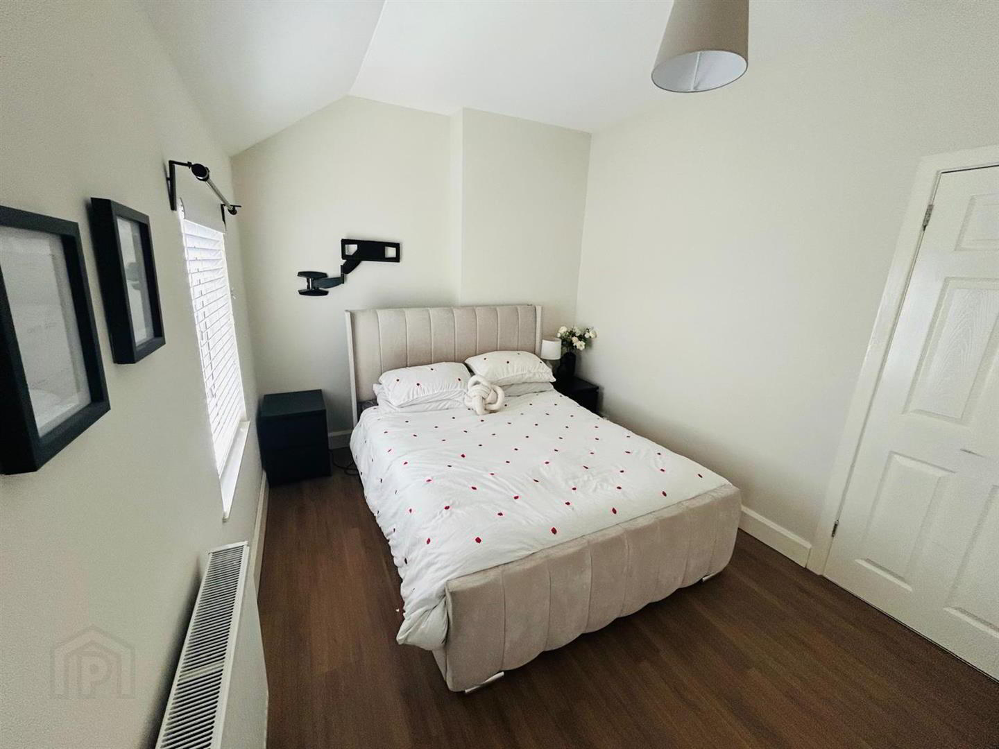 17 Cliftonville Avenue 14 of 19