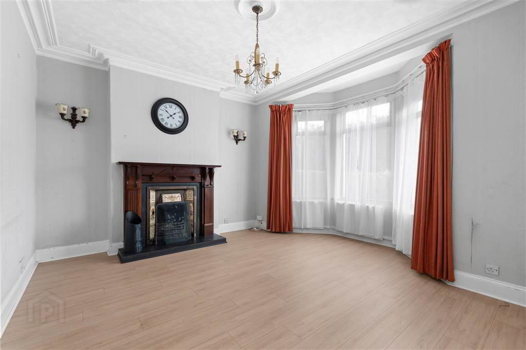 34 Cushendall Road 6 of 42