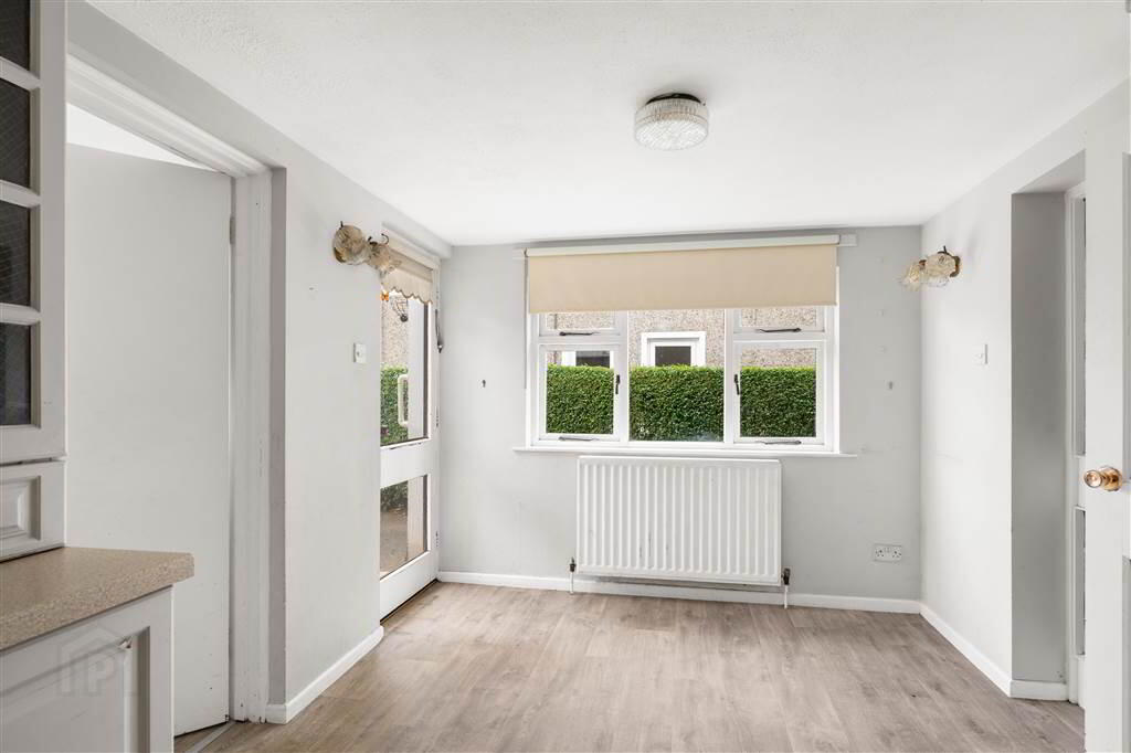 34 Cushendall Road 15 of 42