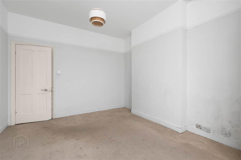 34 Cushendall Road 23 of 42