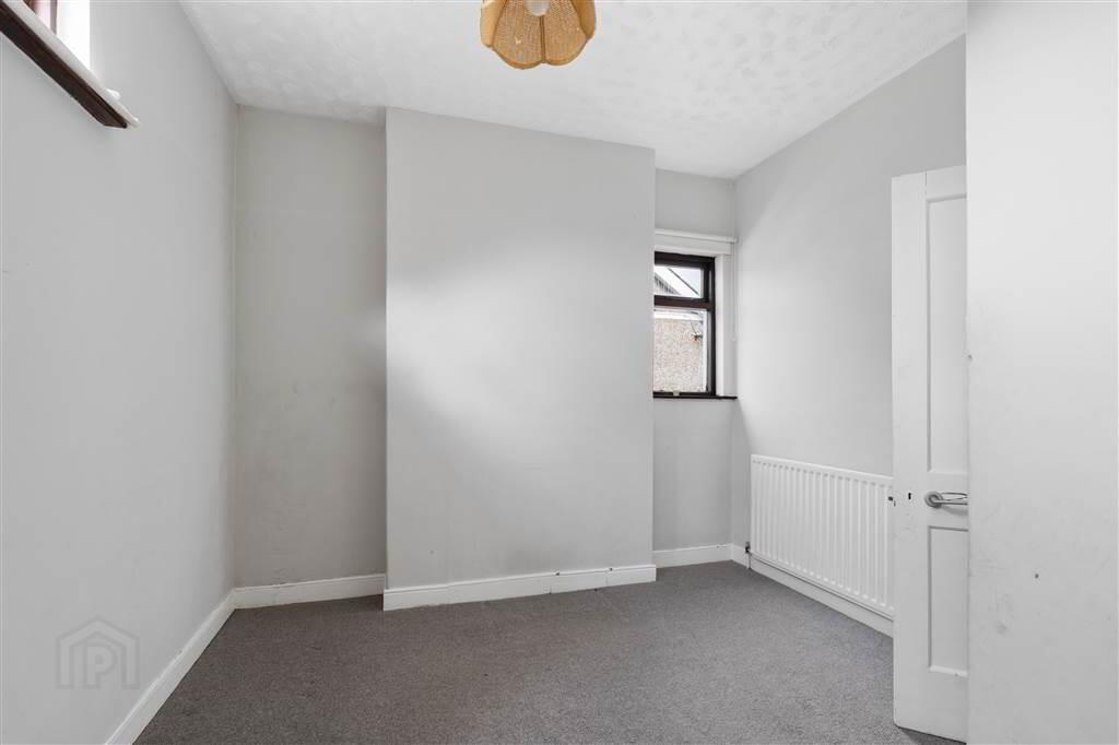 34 Cushendall Road 27 of 42