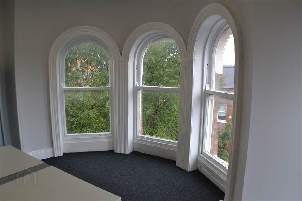94 University Street - Office, 4 First Floor Bay Window Offices 4 of 7