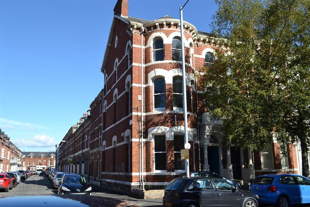 94 University Street - Office, 4 First Floor Bay Window Offices 1 of 7