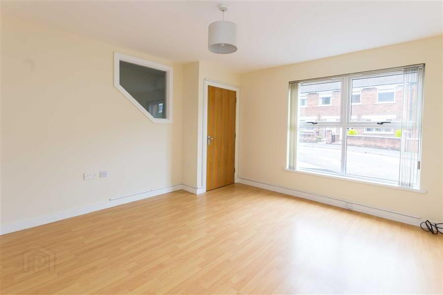 12a Glenhoy Drive 5 of 10