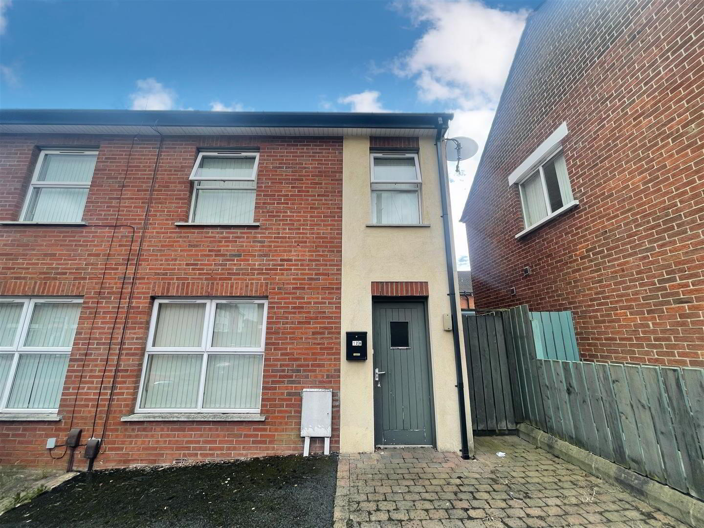 12a Glenhoy Drive 1 of 10