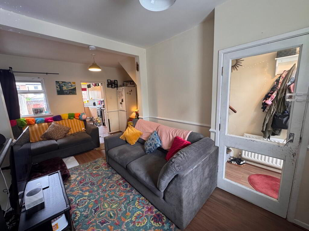 97 Henderson Avenue 3 of 13