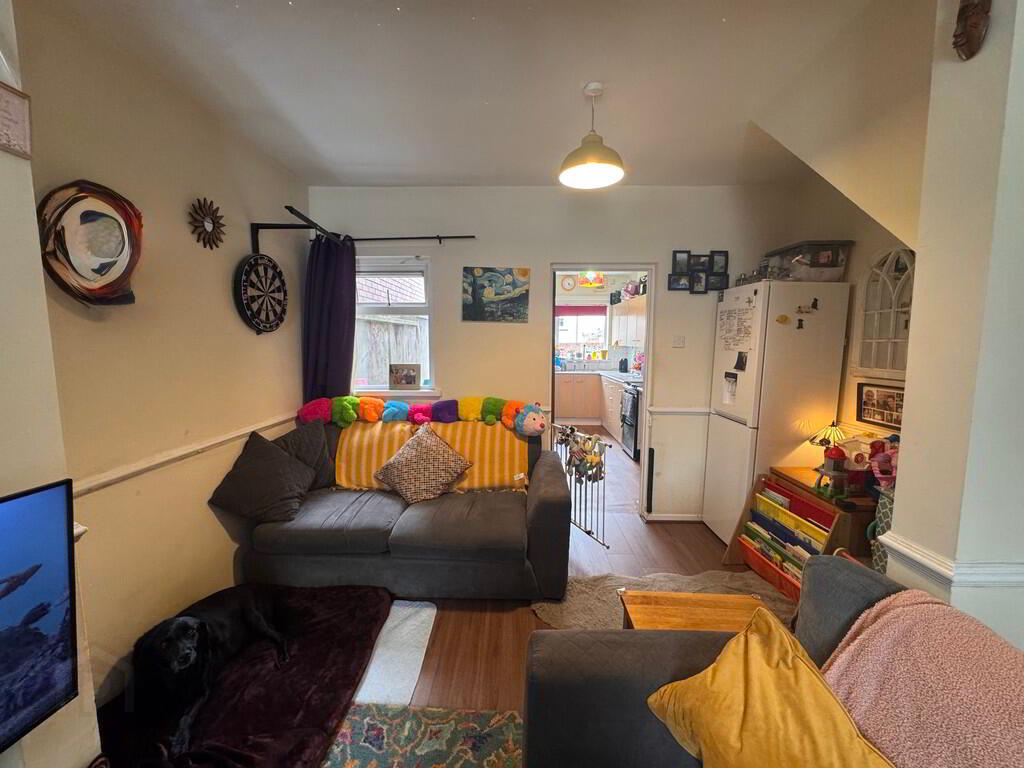 97 Henderson Avenue 4 of 13