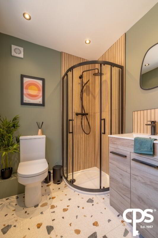 82 Northbrook Street 14 of 32
