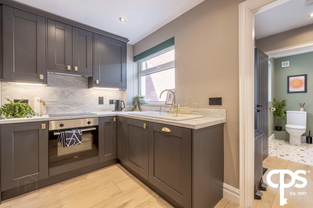 82 Northbrook Street 10 of 32