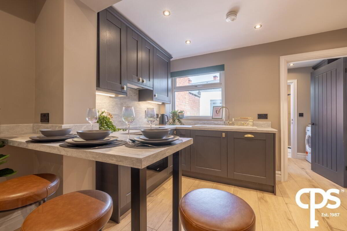 82 Northbrook Street 12 of 32