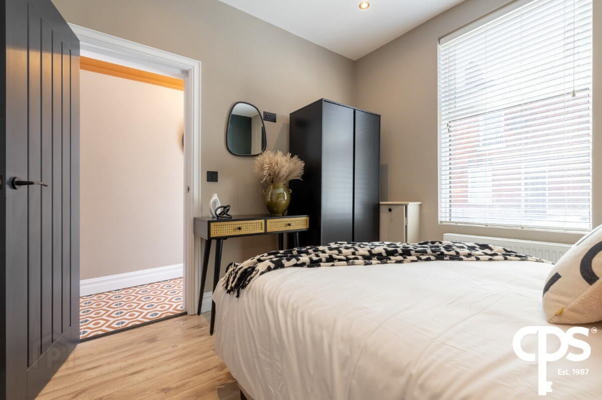 82 Northbrook Street 18 of 32
