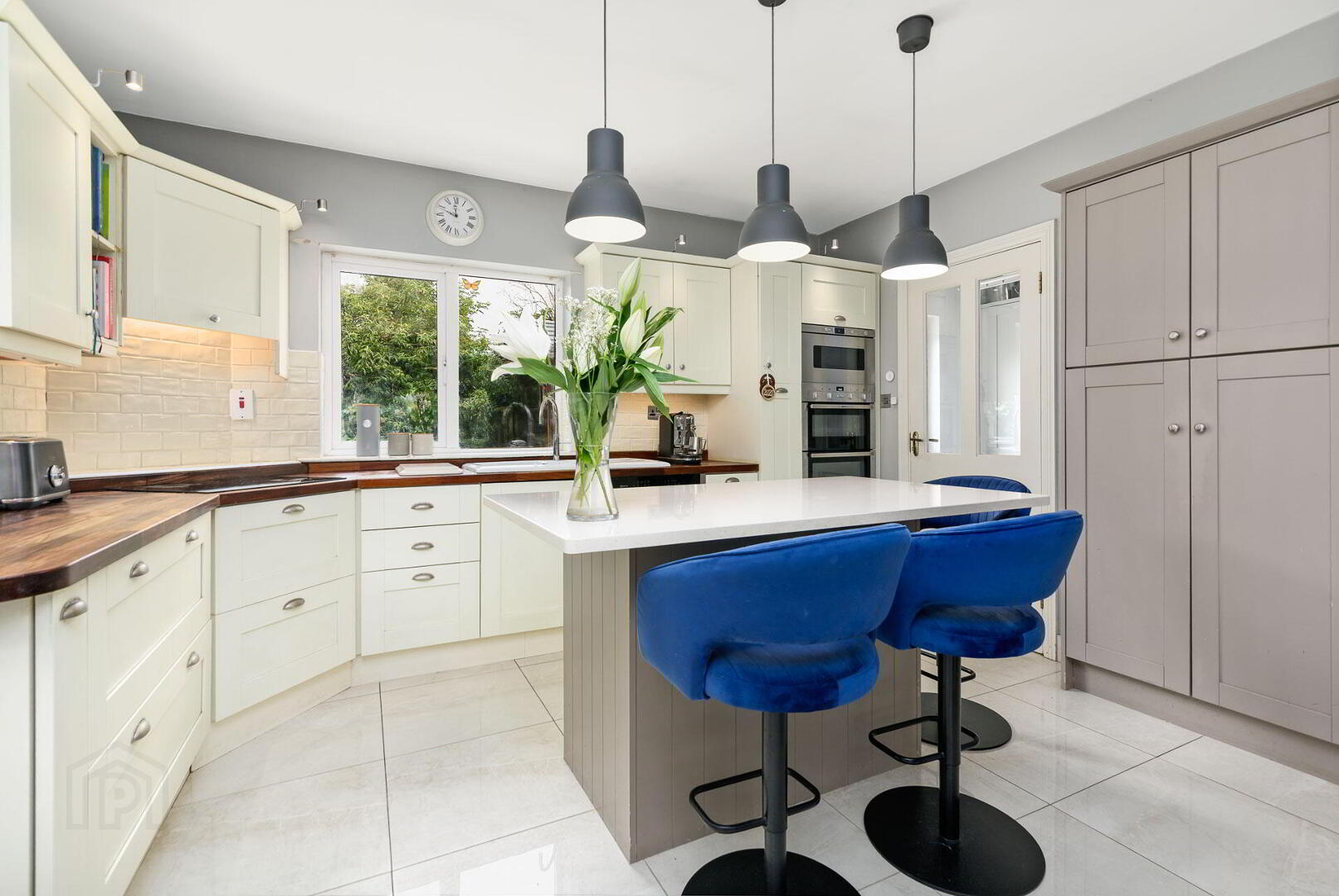 1 Hawthorn Court 14 of 39