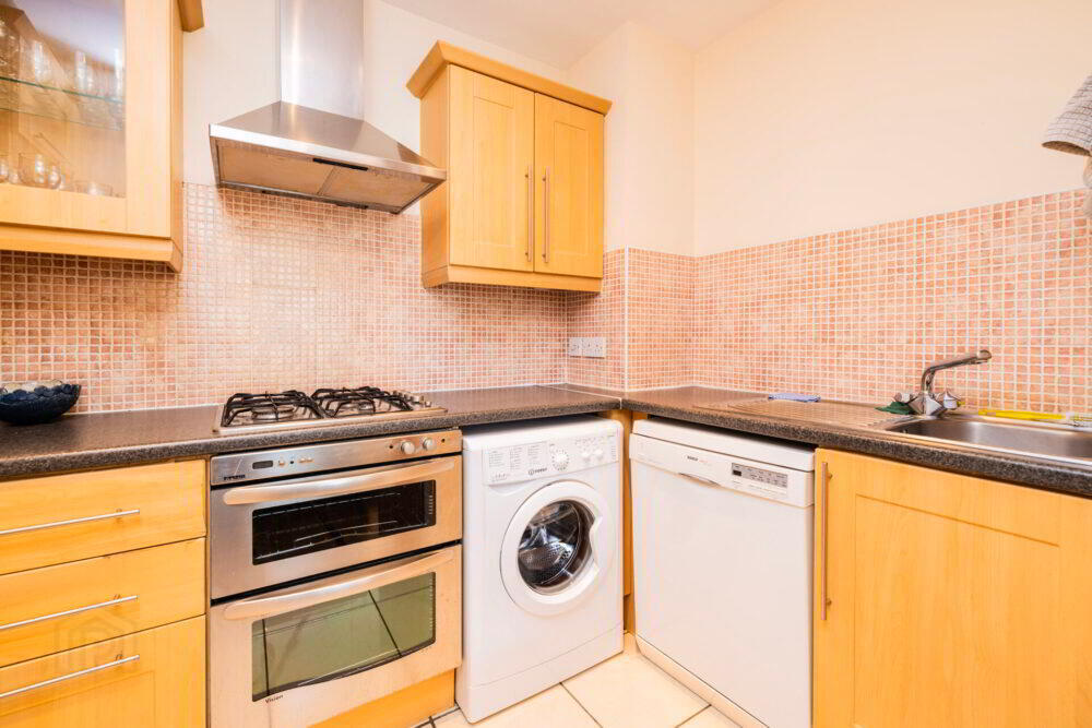 Apt 10, Temple Court 5 of 14