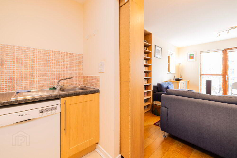 Apt 10, Temple Court 7 of 14