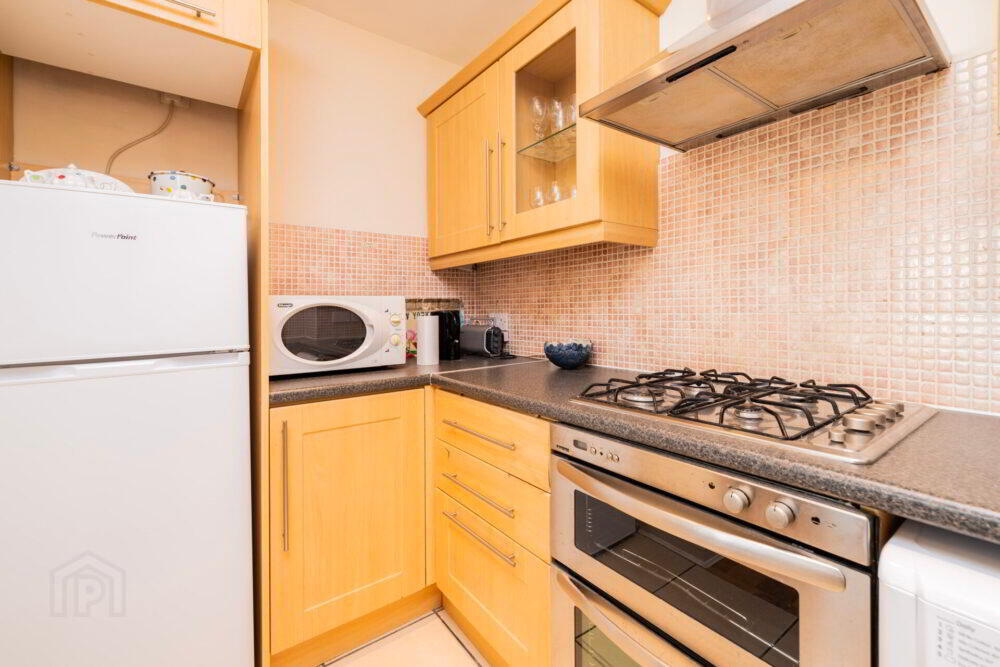 Apt 10, Temple Court 6 of 14