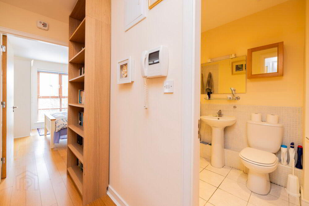 Apt 10, Temple Court 10 of 14