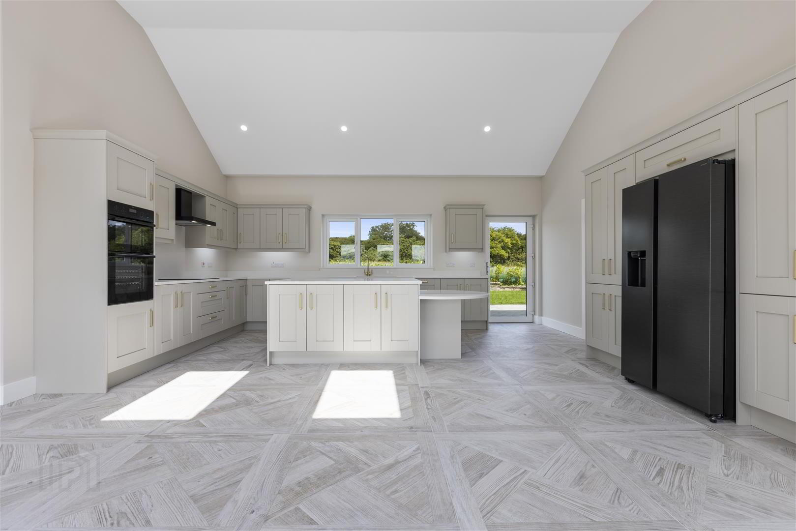 424 Foreglen Road 5 of 67