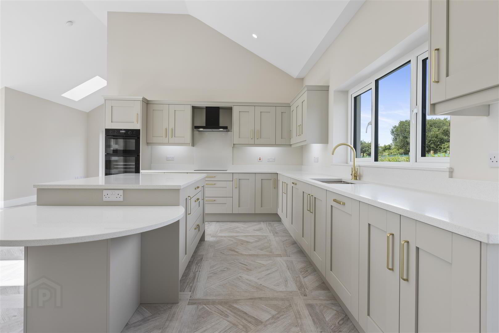 424 Foreglen Road 8 of 67