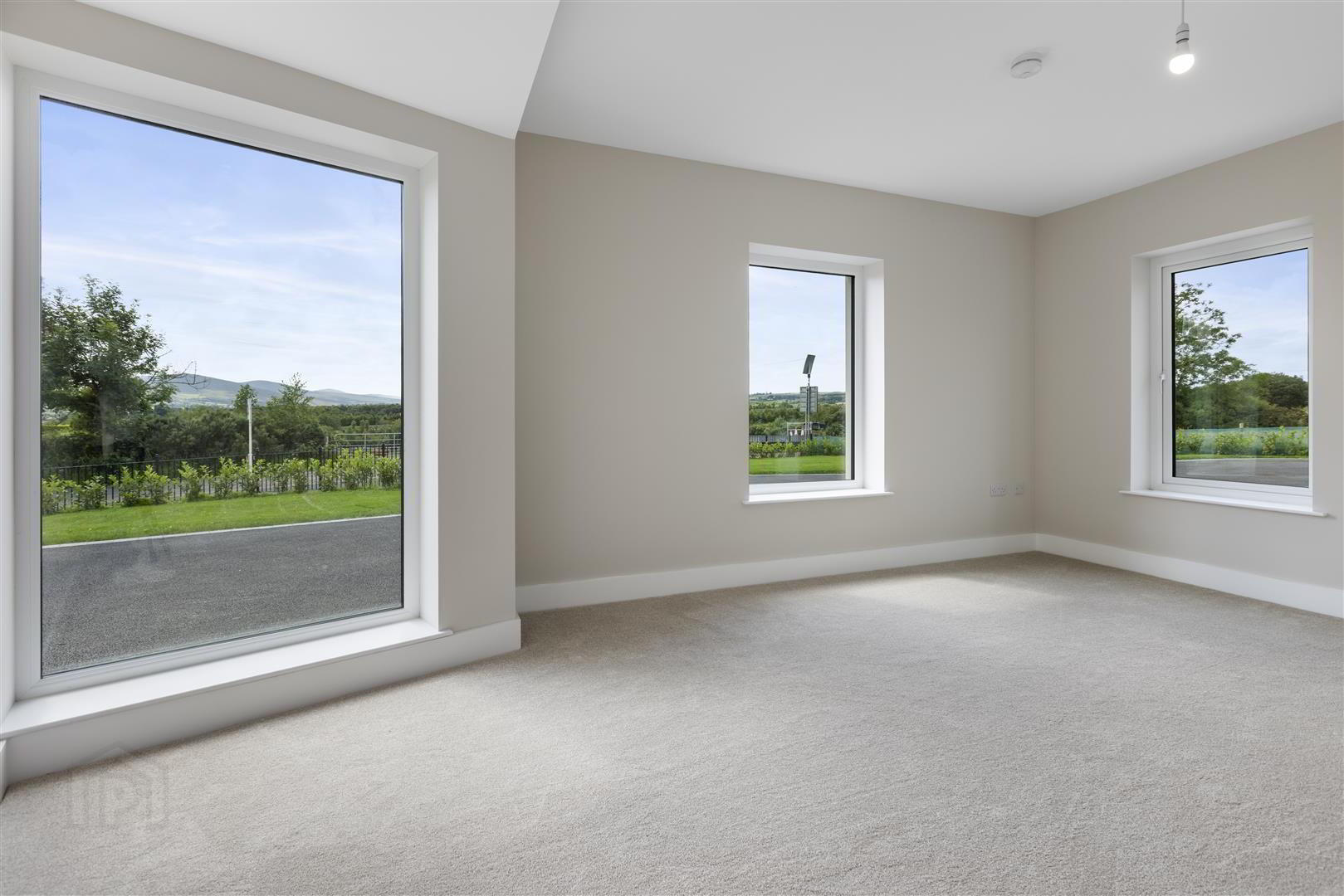 424 Foreglen Road 27 of 67