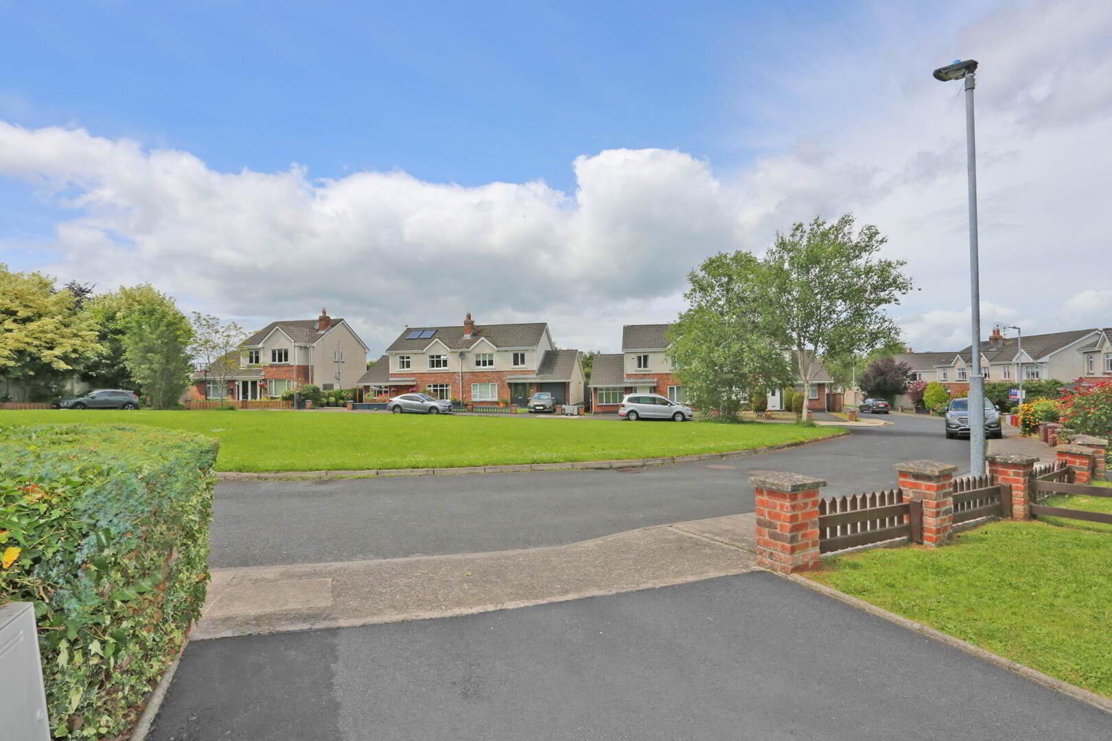 12 Ashmount 3 of 39