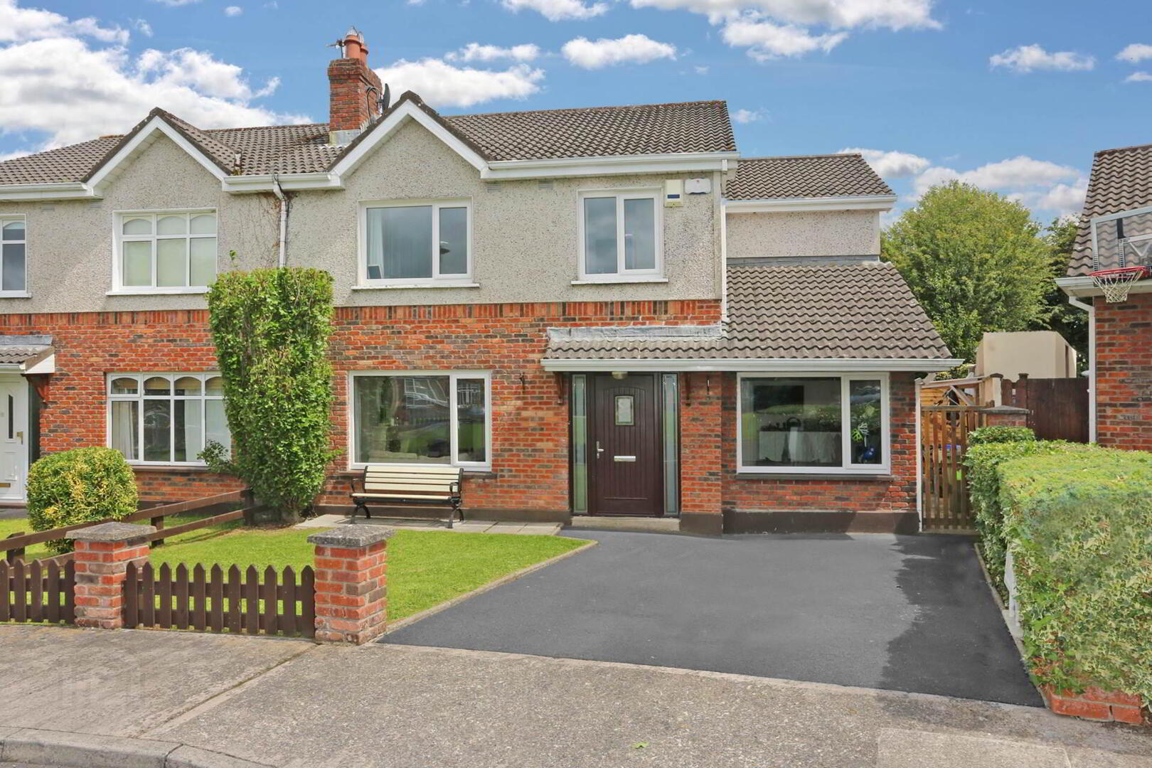 12 Ashmount 1 of 39
