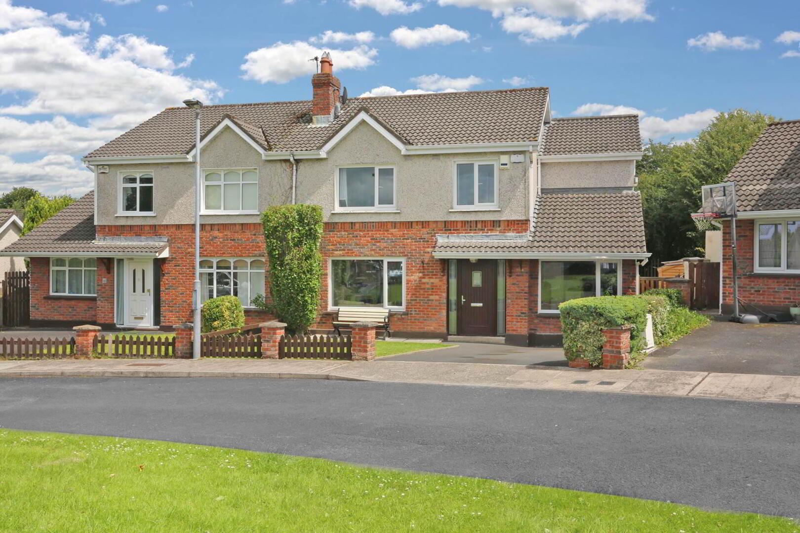 12 Ashmount 4 of 39