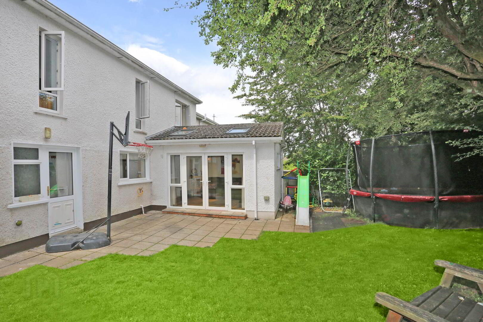 12 Ashmount 7 of 39