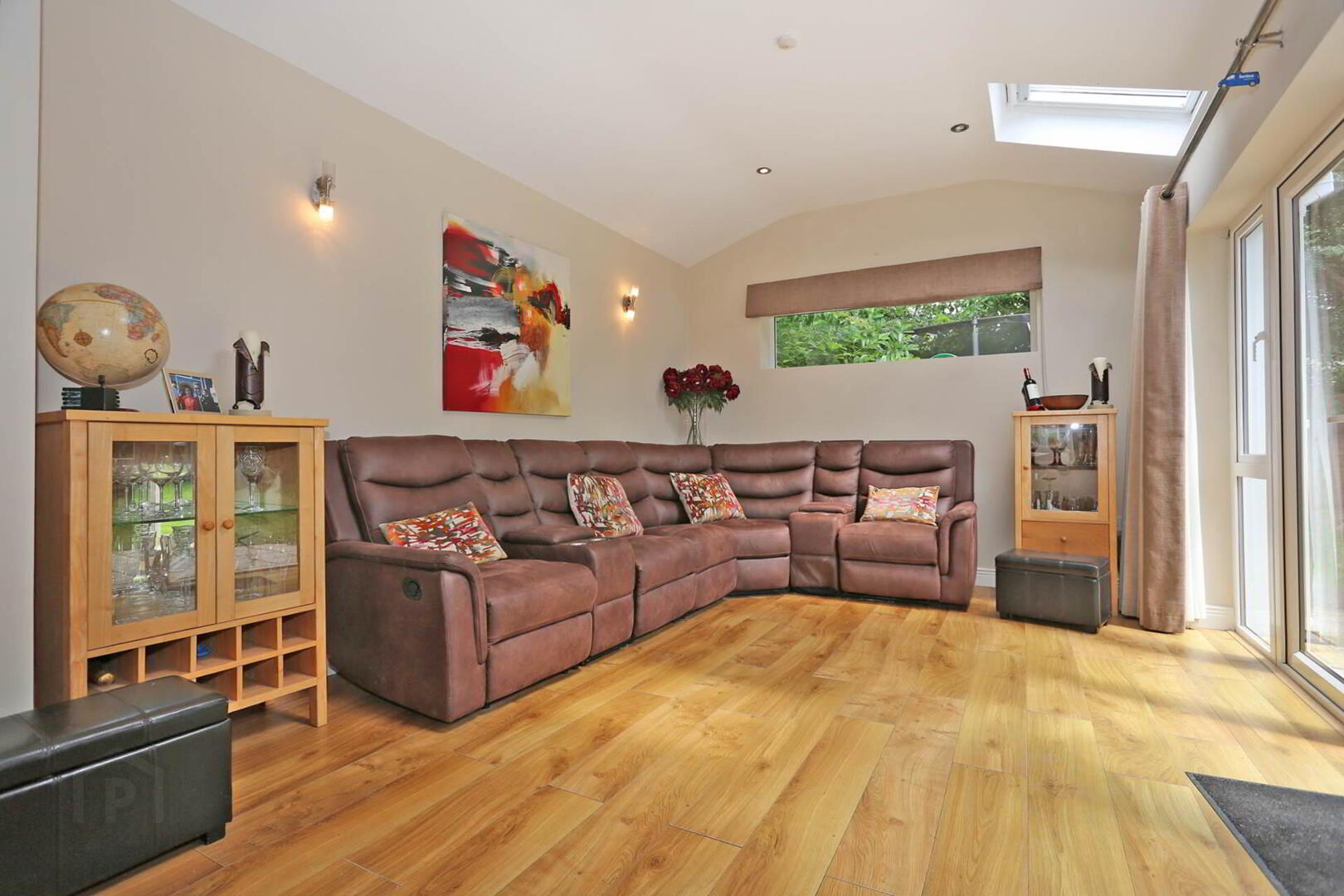 12 Ashmount 15 of 39