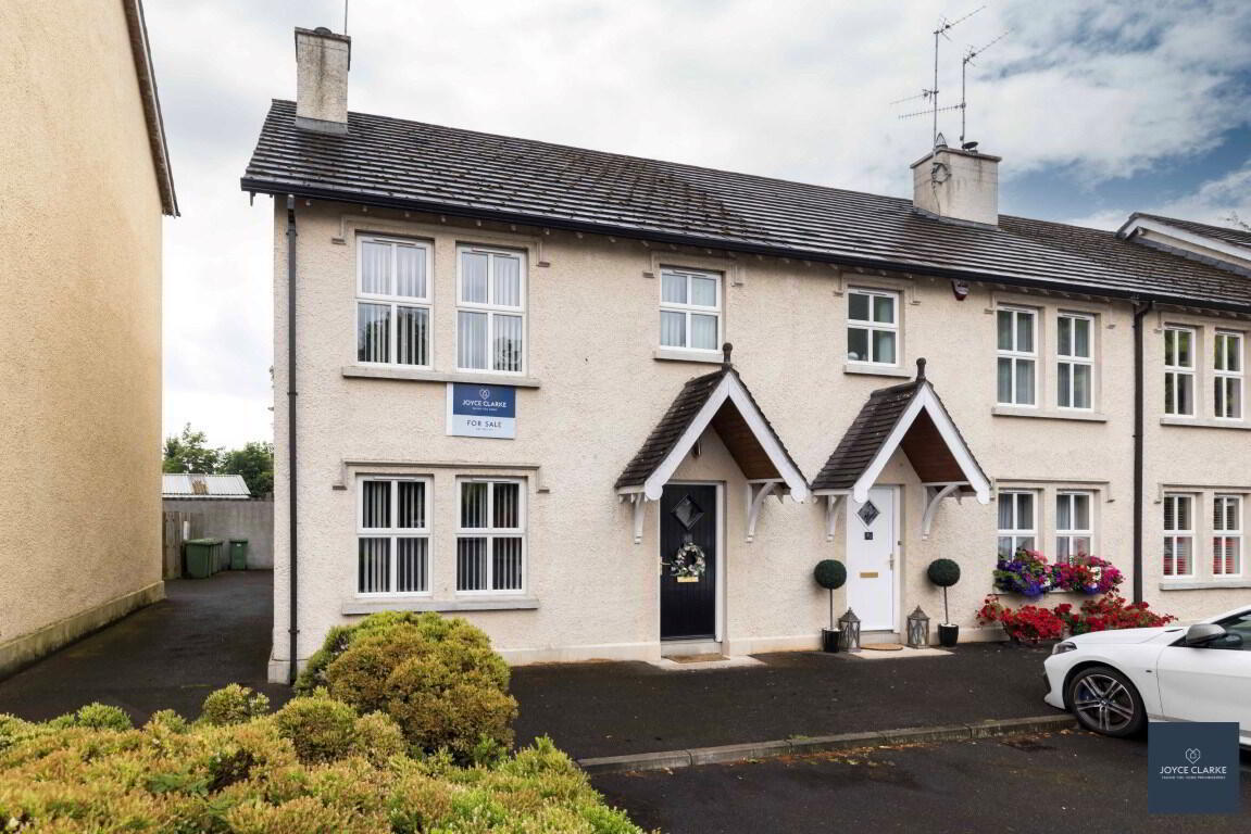 40 Strawhill Manor 1 of 31