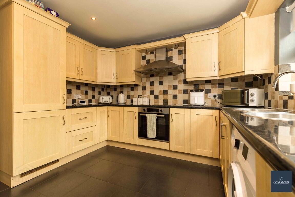 13 Bridgeford Meadows 11 of 33