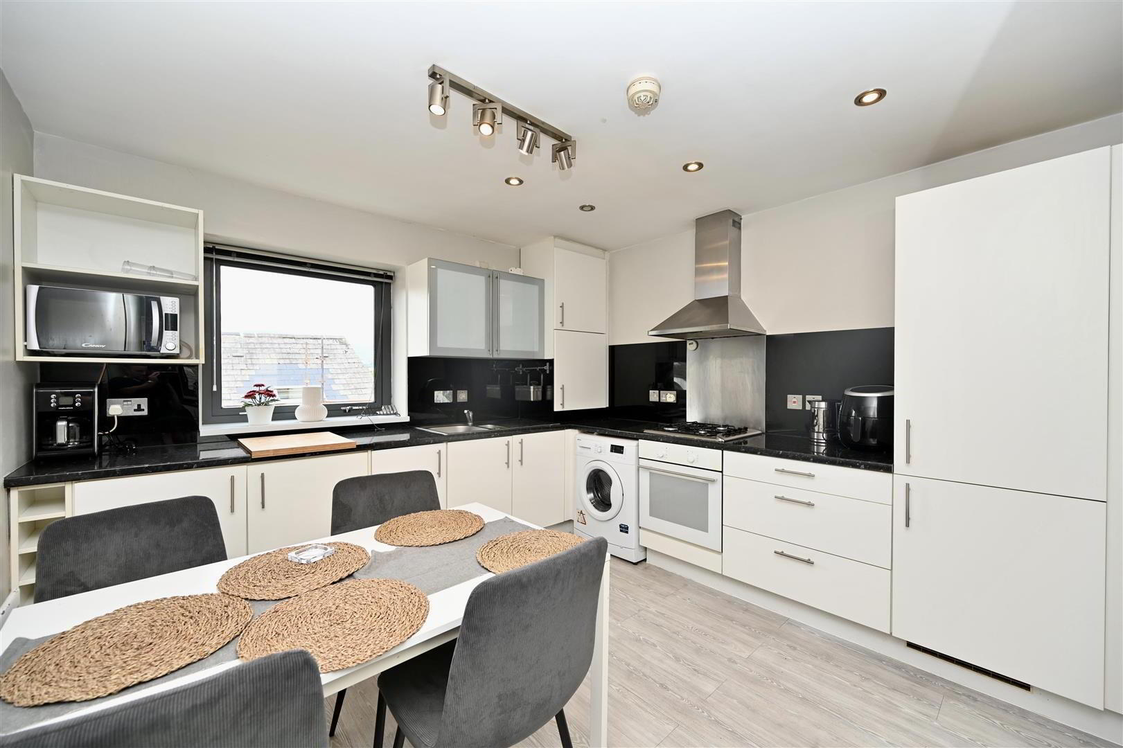Apt 159 Victoria Place, 20 Wellwood Street 5 of 15