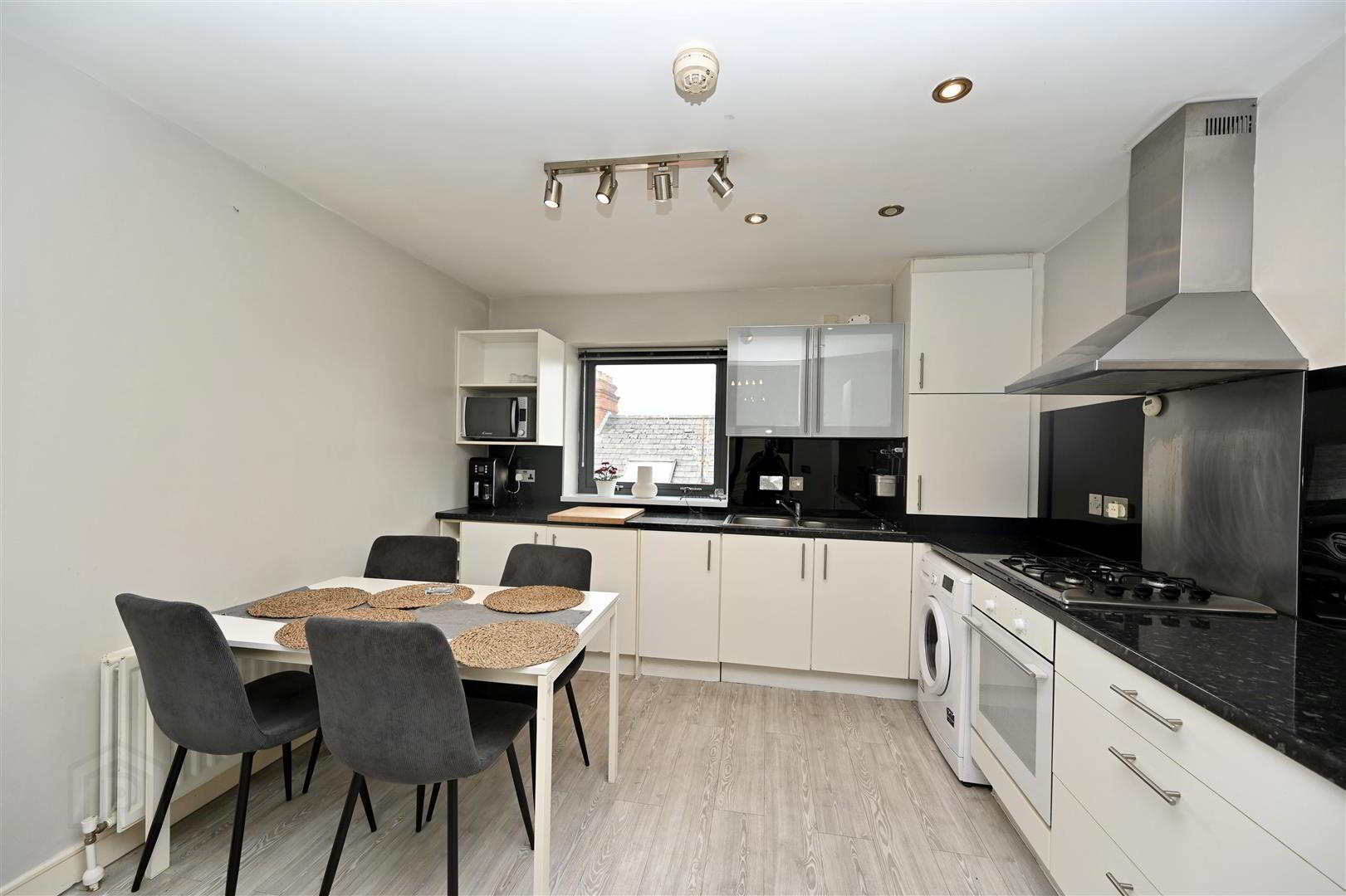 Apt 159 Victoria Place, 20 Wellwood Street 6 of 15