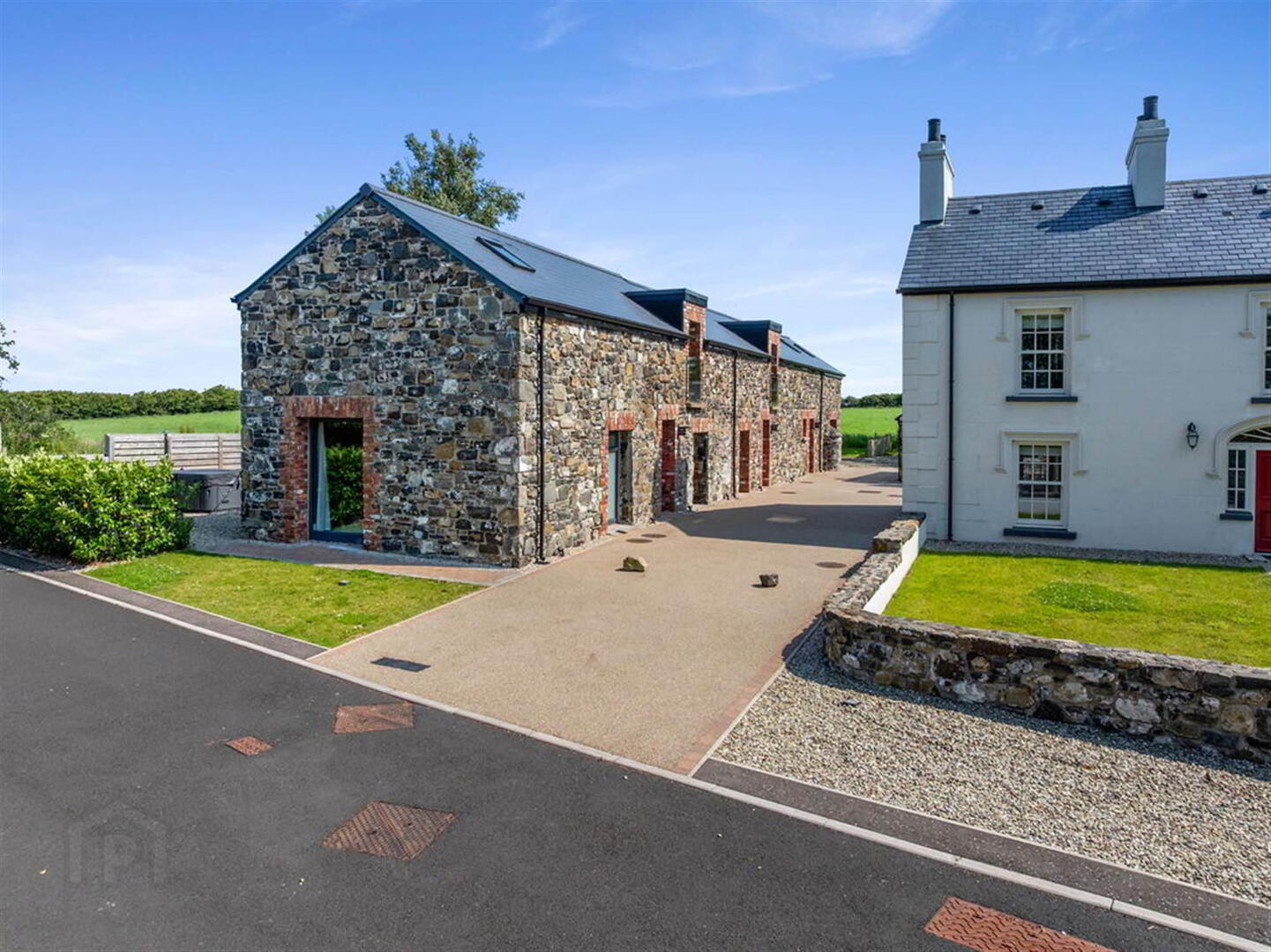 1 Corrstown Lane 1 of 47