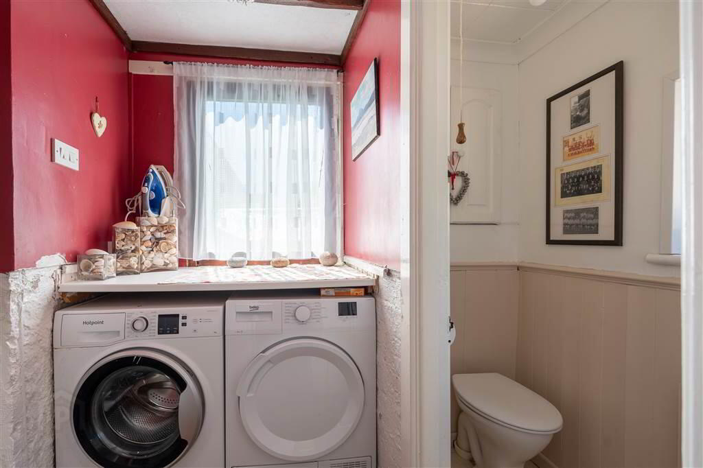 38 Dunnygarron Road 11 of 41