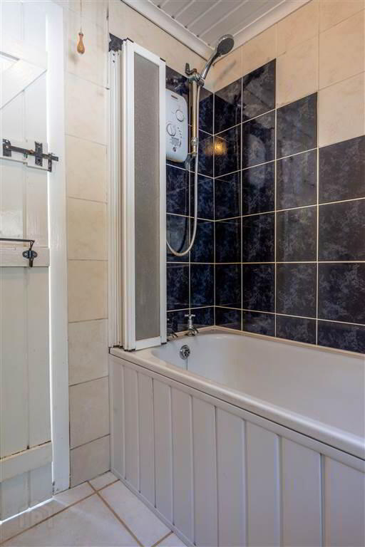 38 Dunnygarron Road 13 of 41