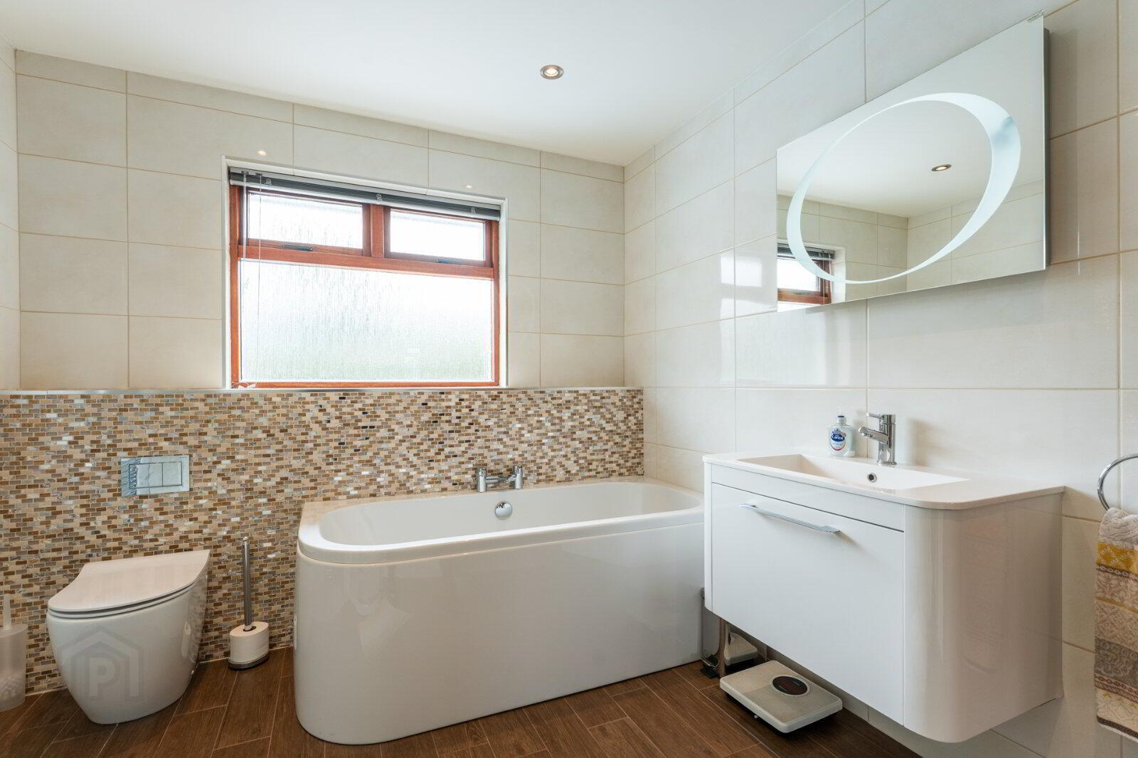 17 Kensington Park 40 of 54