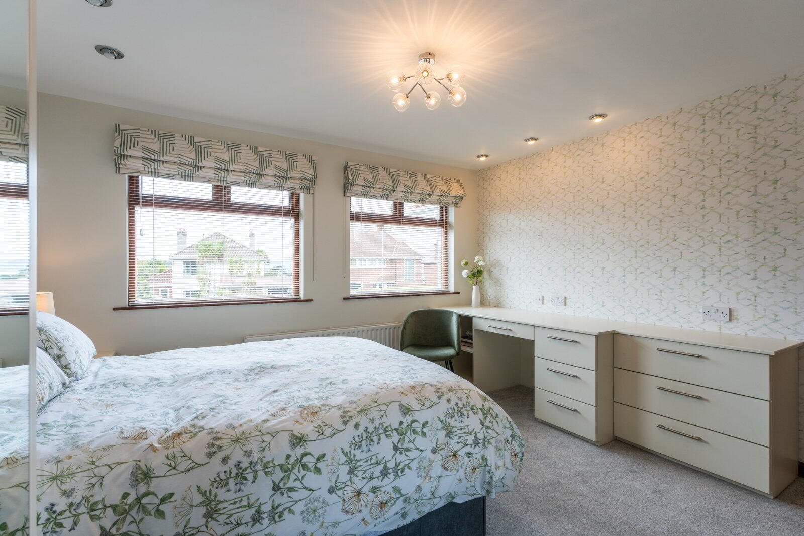 17 Kensington Park 28 of 54