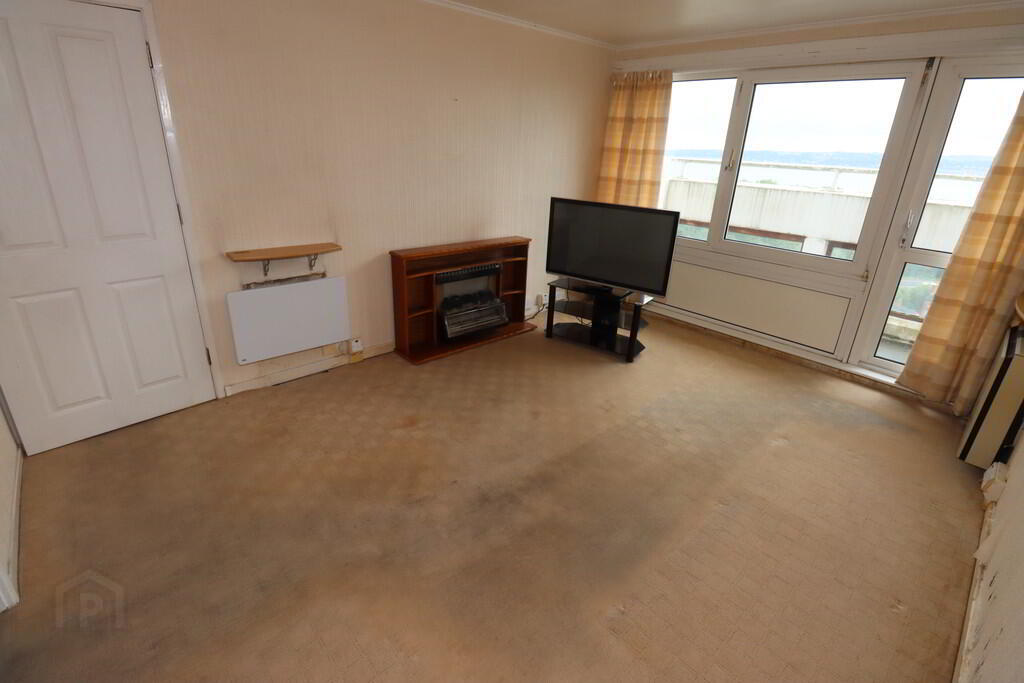 14d Beechwood House 3 of 15