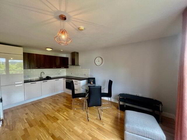 Apartment 12 1b Mayfield Square 5 of 9
