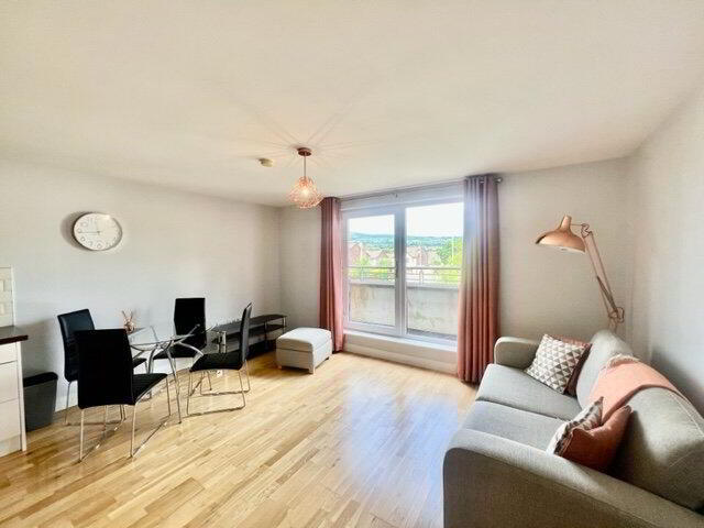 Apartment 12 1b Mayfield Square 3 of 9