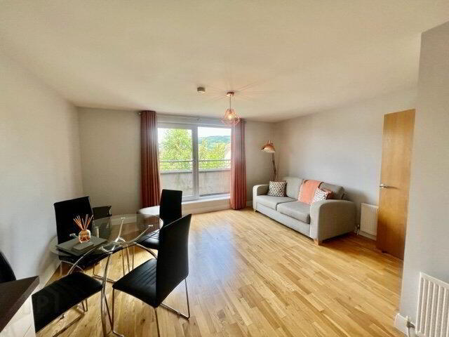 Apartment 12 1b Mayfield Square 4 of 9