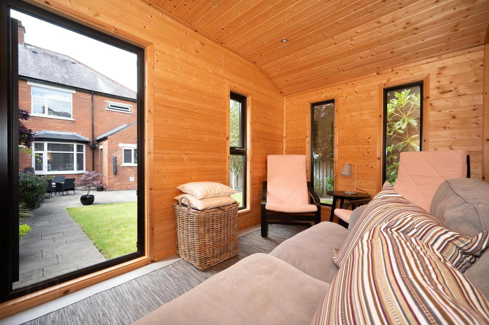 8 Newtownbreda Road 33 of 35