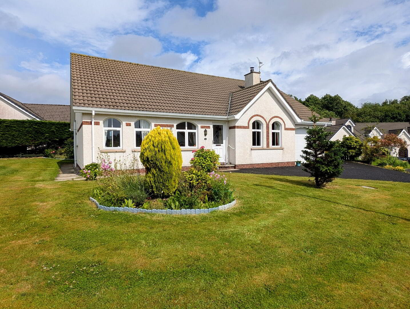 2 Wimslow Manor 1 of 27