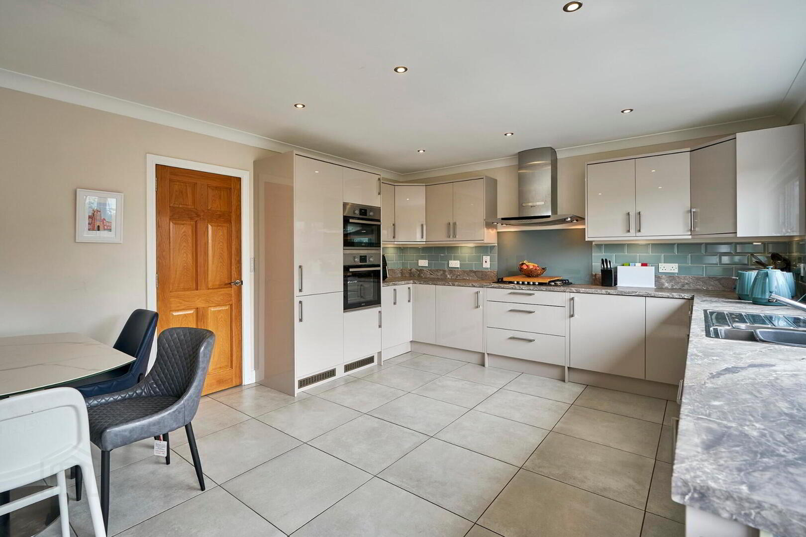 34 Glenmillan Park 10 of 31